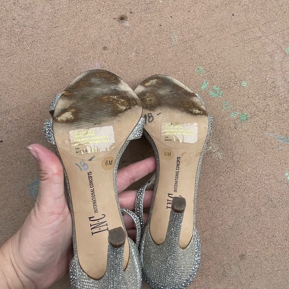 Inc silver rhinestone strappy heel with bows SZ7.5- flaw-missing stone + peeling - Picture 8 of 8